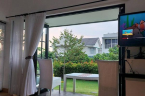 Villa Outdoor Rancamaya With Netflix, Youtube, SmartTV and Nice Backyard